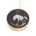 Rundes lasergeschnittenes Wolf-Wald-Holzornament mit dunklem Finish und Hanfseil-Hänger - Werwolf