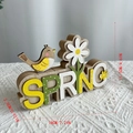 Oster-Holzschild SPRING mit gelbem Vogel und Blume, rustikale Frühlings-Tischdeko - Spring Buchstaben Stil