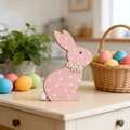 Décoration lapin de Pâques en bois rose à pois blancs et détails floraux - Défaut