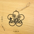 Ghirlanda floreale in metallo nero con scritta Spring e farfalla, misura 12,5 cm - Ghirlanda di Fiori Lettera Spring