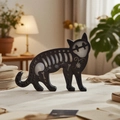Halloween-Katze aus Holz mit LED-Beleuchtung und lasergeschnittenem Knochenmuster für Deko - Schwarze Katze Form (WS-24036)
