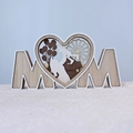 Cornice MOM in legno con scena multistrato tagliata al laser di madre e bambino - Stile Lettera MOM 04 (MAM Letter 04)