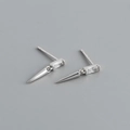 Vue détaillée de boucles d'oreilles en argent S925 avec zircons et cônes polis - Argent 925 / Argent (Zircone Blanche)