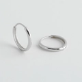Macro di orecchini a cerchio in argento sterling S925 lucidato con finitura minimalista - Argento 925 / Diametro Interno 14mm (Argento)