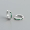 Créoles en argent sterling S925 avec une rangée de zircons verts ronds pavés - Vert Émeraude (Argent)