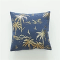 Funda de cojín azul marino con estampado dorado de palmeras y velero tropical - Con Núcleo de Algodón 500g / Azul Real