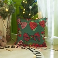 Donkergroene kerstkussensloop met strikpatronen en rode pomponranden voor decoratie - Met Zware Hoog Elastische Vulling / Strik
