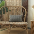 Housse de coussin lombaire en lin à carreaux noir et blanc sur une chaise en rotin - Noir 6 / Série Lin (sans Âme)