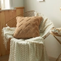 Federa per cuscino in peluche geometrico marrone cammello su sedia in metallo - Quadrato Con Anima / caffè