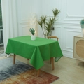 Minimalistische grüne rechteckige Tischdecke aus Baumwollleinen für Esstische im nordischen Stil - Zitronengrün