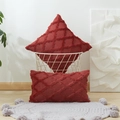 Baksteenrode kussenhoes met getuft geometrisch ruitpatroon en zachte pluche textuur - Bordeauxrood / 45x45 (Met 500g Elastische Kern)