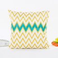 Federa in finta seta con motivi geometrici a onde gialle e color teal in forma quadrata - 45*45cm (Con imbottitura in TNT da 400g) / Motivo a Onde Piccole