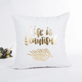 Fodera per cuscino in peluche bianca con scritte dorate Life is Beautiful e motivi foglia - Stile Life (Con Anima) / Bianco