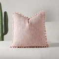 Cuscino intrecciato rosa e giallo con pompon decorativi lungo i bordi esterni - 30*50 (Senza Anima) / Rosa Monet