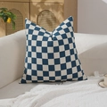 Blau-weiß kariertes Kissen aus Chenille auf einem modernen cremefarbenen Sofa - See Blau / 30*50cm (mit 380g Füllung)