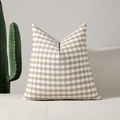 Klassischer quadratischer Kissenbezug mit beigem Gingham-Muster auf einem Sofa - Khaki Kleines Karo (Nur Kissenbezug) / 30x50