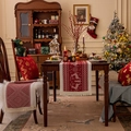 Camino de mesa navideño con renos rojos y borlas blancas para decoración de cena - Talla Pequeña / Estilo Reno