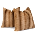 Set di due cuscini in peluche marrone con motivo a strisce verticali a rilievo - 30x50 / Senza Imbottitura / Marrone Rosso