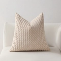 Kussensloop van crèmekleurig corduroy met popcornstructuur op een witte bank - 30*50cm (met 380g Vulling) / Beige