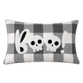 Halloween Lendenkissen in Schwarz-Weiß-Karo mit BOO! Totenkopf-Stickerei - Mit Leichtem Baumwolleinsatz / Grau Weiß Karo BOO Stil