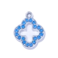 Pendaglio a quadrifoglio argentato con strass blu e ritaglio a croce centrale - Stile Trifoglio Argento Strass Bleu