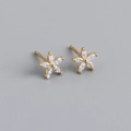 Close-up of plum blossom stud earrings with marquise-cut zircons and gold-plated finish - 925 Silver / Clear White (Gold)