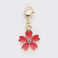 Pendentif fleur de cerisier doré avec émail rouge, strass blanc et fermoir mousqueton - Style Fleur de Cerisier en Strass