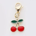 Pendentif cerise en émail avec fermoir mousqueton doré et design de fruit rouge - Style Jumelles Cerises Émaillé (12)