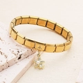 Bracelet italien à maillons dorés avec un pendentif étoile de mer et perles blanches - Étoile de Mer Perle Artificielle (3)