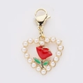 Pendentif cœur doré avec rose rouge et perles blanches muni d'un fermoir mousqueton - Style Cœur Rose Rouge Perle