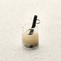 Kreativer 3D Miniatur Perlenmilchtee Anhänger mit brauner Flüssigkeit und Perlen - Hellkaffee Milchtee (10)