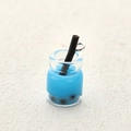 Miniatur-Anhänger in blauer Milchtee-Optik mit schwarzem Strohhalm und Metallring - Türkis Milchtee (16)