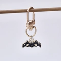 Portachiavi a pipistrello dorato con ciondolo smaltato fantasma e stelle Halloween - Stile Pipistrello Fantasma Stella Nera (2)