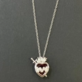 Silberne Halskette im Gothic-Stil mit rotem Herzstein und Schwertanhänger-Design - Silberner Heiliges Herz mit Schwert (6)