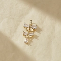 Pendente a doppio fiocco dorato con zirconi e un elegante dettaglio in pietra a goccia - Ciondolo Goccia d'Acqua Doppio Fiocco (7) / Oro