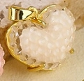 Pendentif coeur doré avec résine givrée blanche pour création de bijoux DIY - Blanc