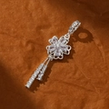 Elegante ciondolo a fiore a cinque petali con zirconi a pera e nappine d'argento - Nappa a Fiore (1) / Argento
