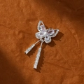 Ciondolo a farfalla in argento con zirconi scintillanti e frange lunghe eleganti - Nappa ad Ala di Farfalla (4) / Argento