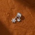 Elegante ciondolo in argento con fiore e farfalla e strass brillanti incastonati - Doppio Ciondolo Fiore e Farfalla (12) / Argento