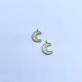 Coppia di ciondoli a luna in lega dorata con intarsio bianco per creazione gioielli - Luna Bianco Crema