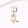 Détail d'un charm ours plaqué or 18k sur un maillon de bracelet en acier inox - Style Ours Micro-Incrusté Doré (24)