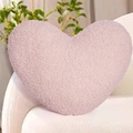 Cojín decorativo rosa con forma de corazón en tejido de borreguito sobre sofá - Corazón Rosa