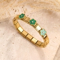 Pulsera elástica de acero inoxidable dorado con tréboles de rayas verdes y cristales blancos - Estilo de Trébol de Cinco Hojas con Concha Verde / Dorado