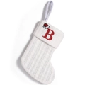 Calza natalizia in maglia bianca con ricamo lettera B rossa e mini cappello di Babbo Natale - Lettera B