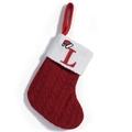 Rote Strick-Weihnachtssocke mit weißem Umschlag und besticktem Buchstaben L Dekor - L