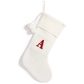 Crème gebreide kerstsok met rode letter A borduursel en zachte pluche pompons - Witte Letter A