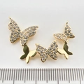 Makroansicht des 14K Gold Schmetterling Anhängers mit Mikro-Zirkonia Details für Schmuck - Fünf Schmetterlinge
