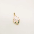 18K Gold Tulpenanhänger mit rosa Emaille und einer zentralen Naturperle Einlage - Tulip
