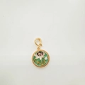 18K vergoldeter Emaille-Lotus-Anhänger mit Perle und Karabinerverschluss - Grüne Blume Runder Anhänger