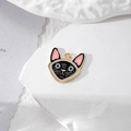 Détail macro du pendentif chat siamois en émail et alliage pour bijoux DIY et boucles - Chat Siamois